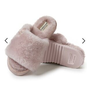 Fireside by Dearloams Cairns Genuine Shearling Slide Slipper Metallic Suede Trim